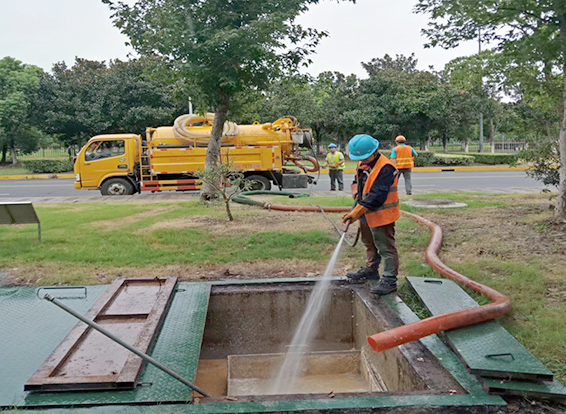 七坊镇化油池清理