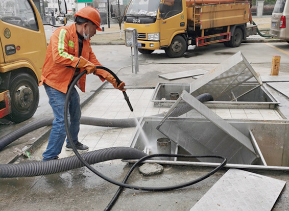 七坊镇隔油池清理